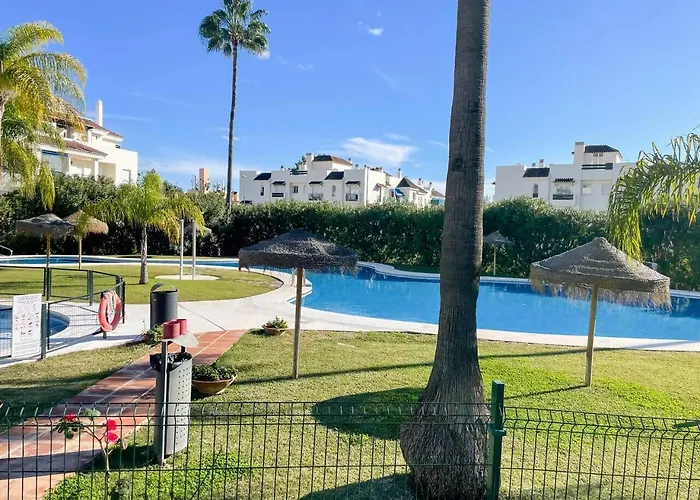 Puerto Banus! Sunny & Comfy 2 Bd W/ Pool & Terrace Apartament Marbella