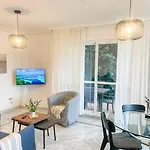 Puerto Banus! Sunny&comfy 2 bd w pool&terrace *