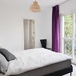 Puerto Banus! Sunny 2 Bedroom W/ Pool & Terrace Marbella