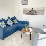 Puerto Banus! Sunny&comfy 2 bd w pool&terrace Apartamento Marbella