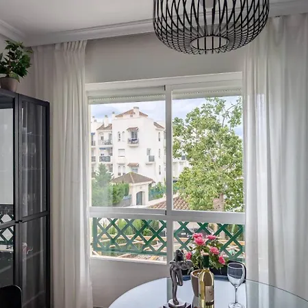 Apartamento Puerto Banus! Two Bedroom W/ Pool & Terrace Marbella