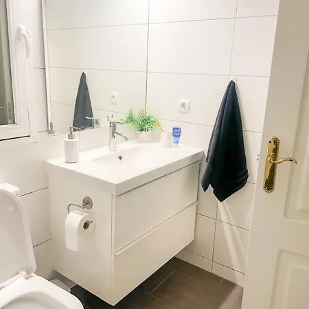 Διαμέρισμα Puerto Banus! Sunny & Comfy 2 Bd W/ Pool & Terrace *