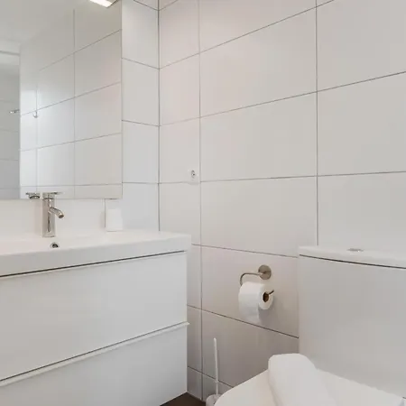 Apartamento Puerto Banus! Two Bedroom W/ Pool & Terrace *