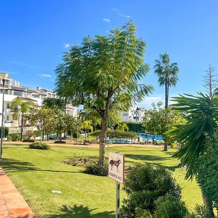 Апартаменти Puerto Banus! Sunny & Comfy 2 Bd W/ Pool & Terrace