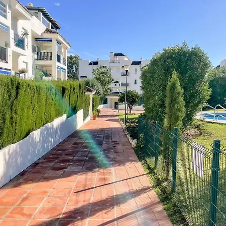 Puerto Banus! Sunny & Comfy 2 Bd W/ Pool & Terrace Апартаменти