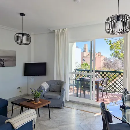 Апартаменти Puerto Banus! Sunny & Comfy 2 Bd W/ Pool & Terrace *