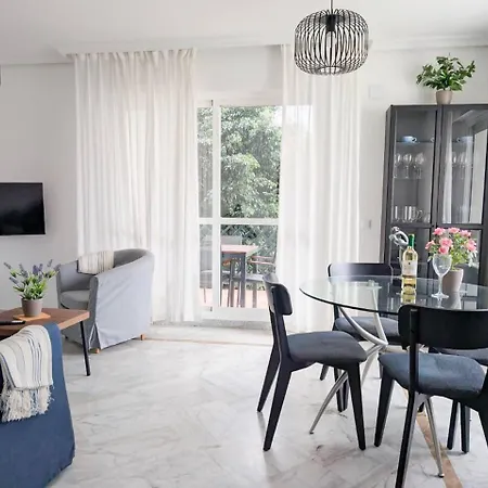 Puerto Banus! Two Bedroom W/ Pool & Terrace Marbella
