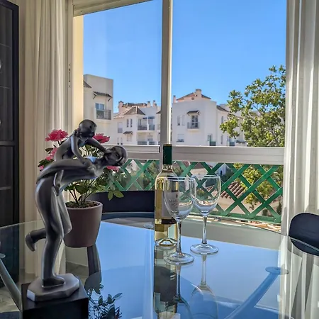 Apartamento Puerto Banus! Two Bedroom W/ Pool & Terrace
