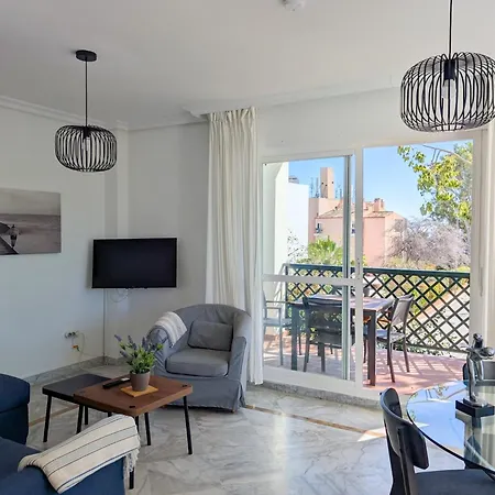Apartamento Puerto Banus! Two Bedroom W/ Pool & Terrace