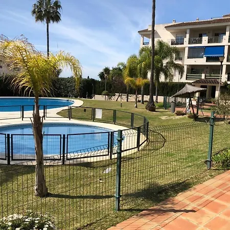 Puerto Banus! Two Bedroom W/ Pool & Terrace Apartamento