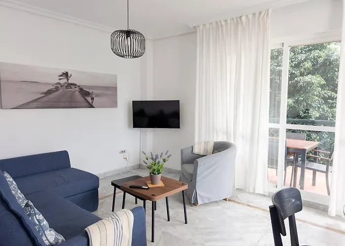 Puerto Banus! Sunny & Comfy 2 Bd W/ Pool & Terrace Апартаменти