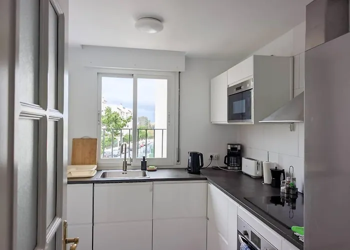 Puerto Banus! Sunny & Comfy 2 Bd W/ Pool & Terrace *