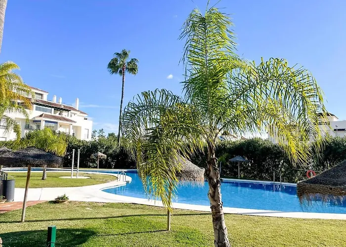 Апартаменти Puerto Banus! Sunny & Comfy 2 Bd W/ Pool & Terrace Марбелья