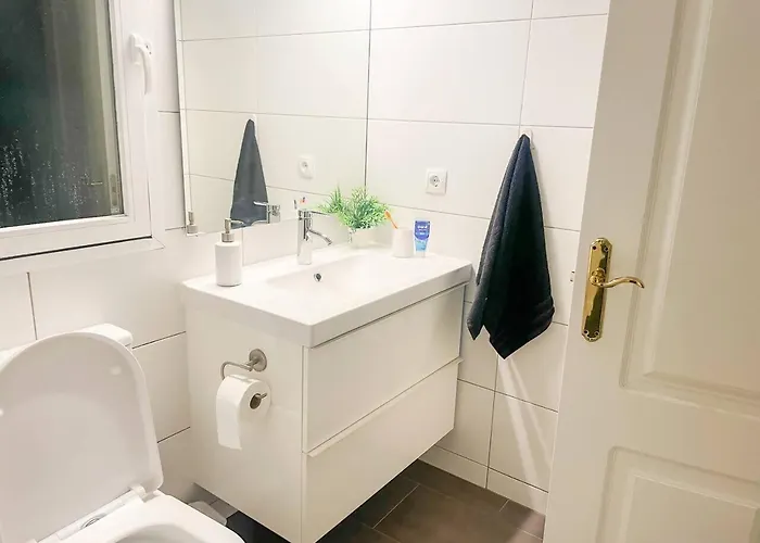 Апартаменти Puerto Banus! Sunny & Comfy 2 Bd W/ Pool & Terrace *