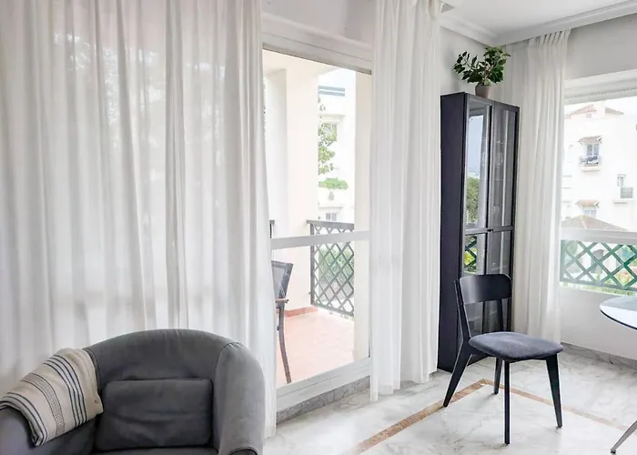 Puerto Banus! Sunny & Comfy 2 Bd W/ Pool & Terrace