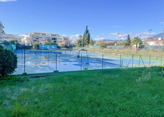 Апартаменти Puerto Banus! Sunny & Comfy 2 Bd W/ Pool & Terrace Марбелья