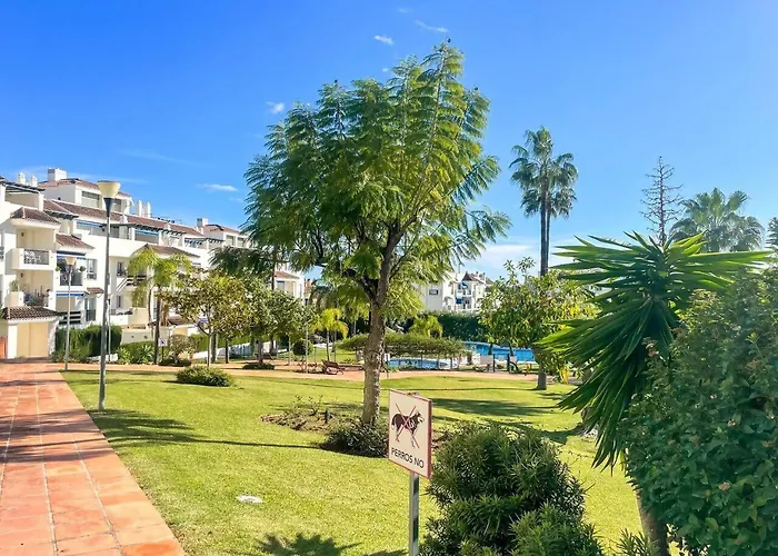 Апартаменты Puerto Banus! Sunny & Comfy 2 Bd W/ Pool & Terrace
