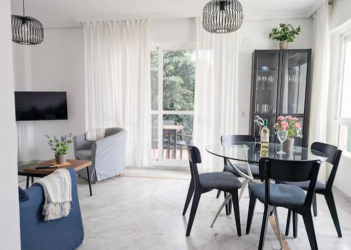 Διαμέρισμα Puerto Banus! Sunny & Comfy 2 Bd W/ Pool & Terrace *