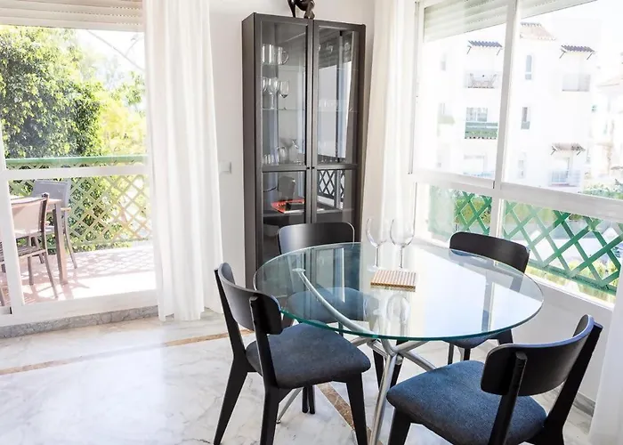 Διαμέρισμα Puerto Banus! Sunny & Comfy 2 Bd W/ Pool & Terrace Μαρμπέλλα