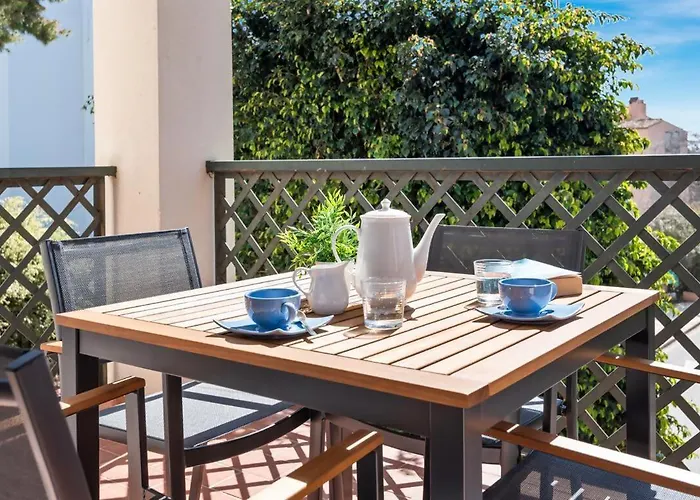 Puerto Banus! Sunny & Comfy 2 Bd W/ Pool & Terrace