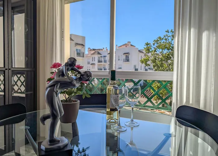 Puerto Banus! Sunny & Comfy 2 Bd W/ Pool & Terrace Марбелья