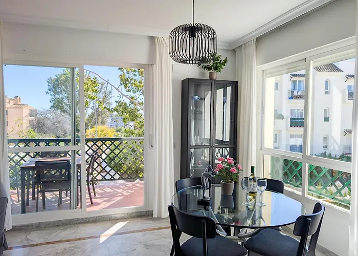 Puerto Banus! Sunny & Comfy 2 Bd W/ Pool & Terrace