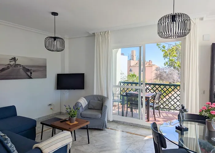 Апартаменти Puerto Banus! Sunny & Comfy 2 Bd W/ Pool & Terrace *