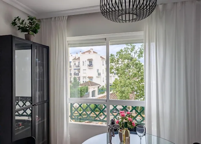 Апартаменти Puerto Banus! Sunny & Comfy 2 Bd W/ Pool & Terrace