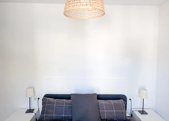 Puerto Banus! Sunny & Comfy 2 Bd W/ Pool & Terrace Apartment *