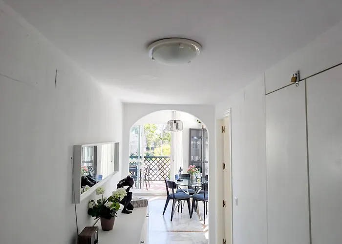 Puerto Banus! Sunny & Comfy 2 Bd W/ Pool & Terrace * Марбелья