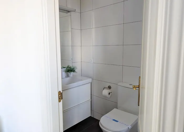 Апартаменти Puerto Banus! Sunny & Comfy 2 Bd W/ Pool & Terrace