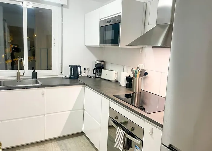 Apartment Puerto Banus! Sunny & Comfy 2 Bd W/ Pool & Terrace *