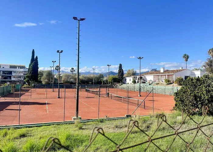 Puerto Banus! Sunny & Comfy 2 Bd W/ Pool & Terrace * Marbella