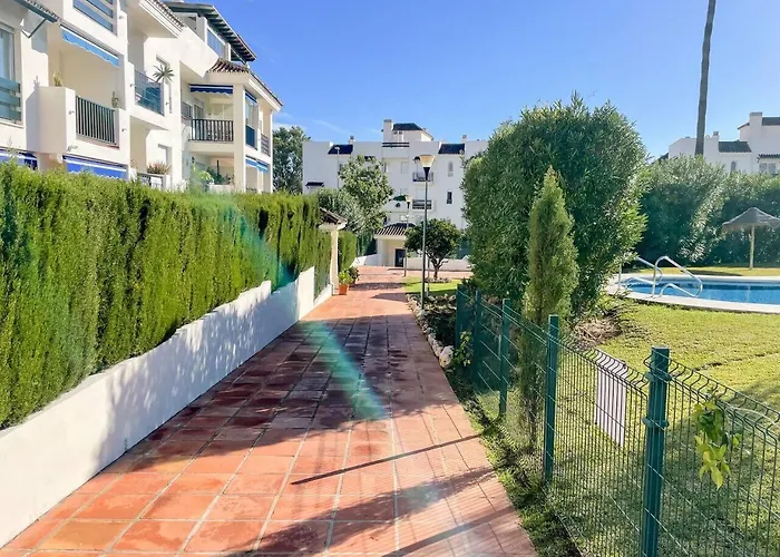 Puerto Banus! Sunny & Comfy 2 Bd W/ Pool & Terrace Apartment