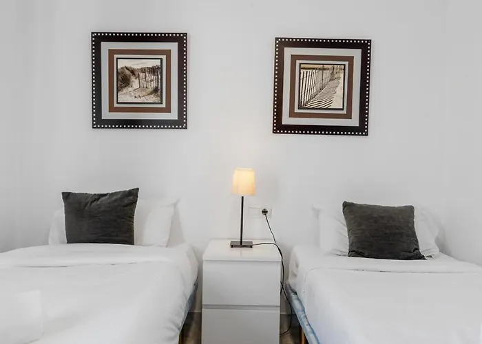 Puerto Banus! Sunny & Comfy 2 Bd W/ Pool & Terrace * Marbella